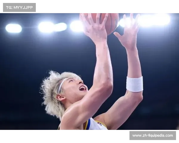 王哲林达成万分里程碑,上海主场球迷起立致敬 王哲林达成万分里程碑,上海主场球迷起立致敬